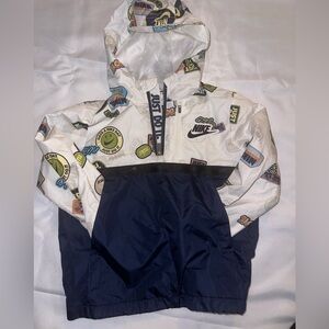 Nike White and Black Apparel Tag sz5